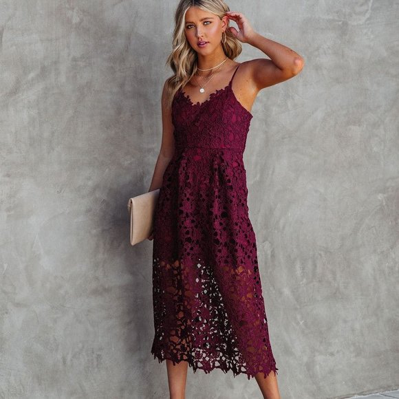 NEW - PICTURESQUE POCKETED CROCHET MIDI DRESS - BURGUNDY